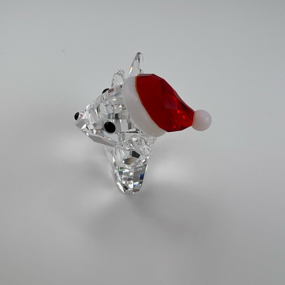 Swarovski crystal doe in Santa’s hat - Picture 2 of 3